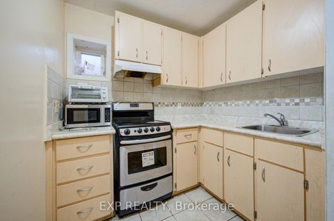Photo 30 at 170 Wallace Avenue, Junction, Toronto