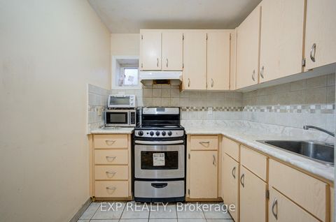 Photo 31 at 170 Wallace Avenue, Junction, Toronto