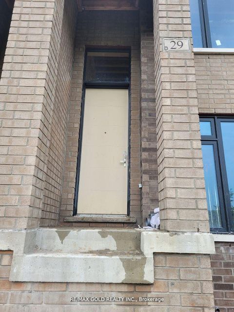 Photo 2 at 29 Cherry Hill Lane, Painswick South, Barrie