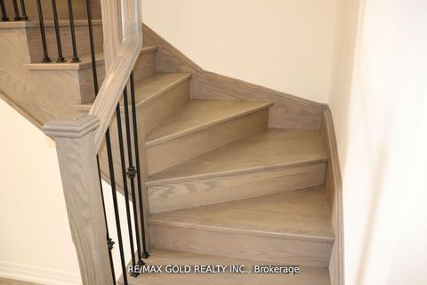 Photo 3 at 29 Cherry Hill Lane, Painswick South, Barrie