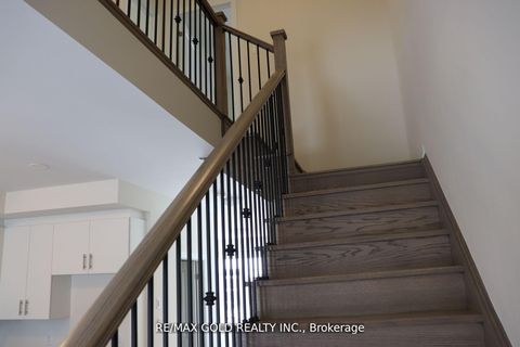 Photo 4 at 29 Cherry Hill Lane, Painswick South, Barrie