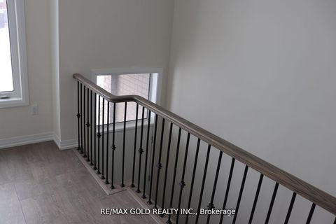 Photo 6 at 29 Cherry Hill Lane, Painswick South, Barrie