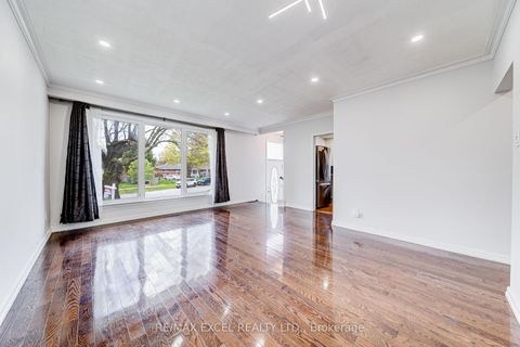 Photo 6 at 51 Tordale Crescent, Bendale, Toronto