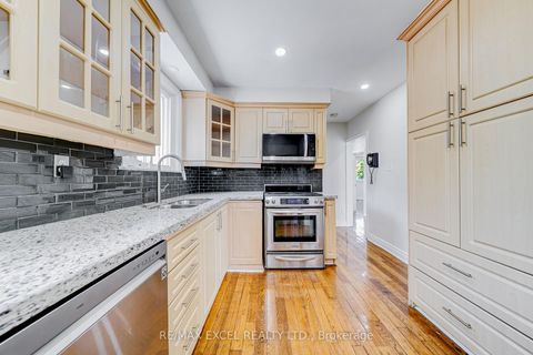 Photo 11 at 51 Tordale Crescent, Bendale, Toronto