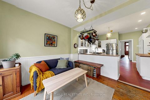 Photo 13 at 58 Nassau Street, Chinatown, Toronto