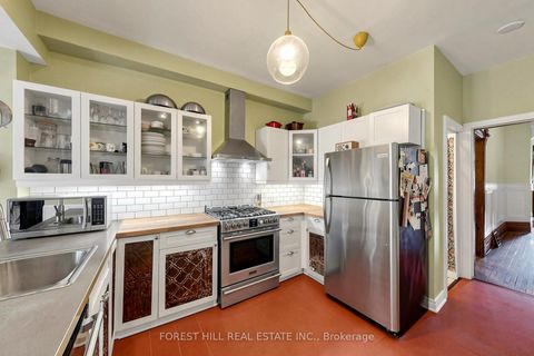 Photo 14 at 58 Nassau Street, Chinatown, Toronto
