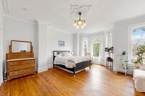 Photo 18 at 58 Nassau Street, Chinatown, Toronto