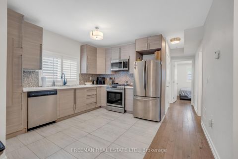 Photo 23 at 12 Arlington Avenue, Wychwood, Toronto