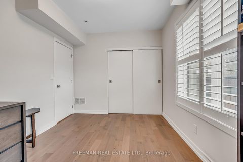 Photo 28 at 12 Arlington Avenue, Wychwood, Toronto