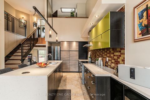Photo 2 at 20 Gradwell Drive, Cliffcrest, Toronto