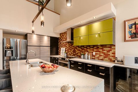 Photo 3 at 20 Gradwell Drive, Cliffcrest, Toronto