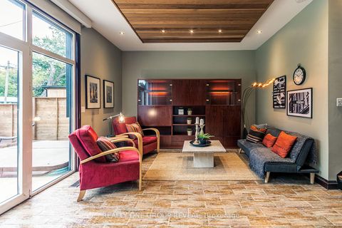 Photo 8 at 20 Gradwell Drive, Cliffcrest, Toronto