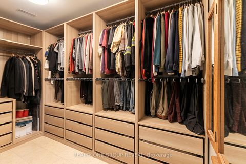 Photo 13 at 20 Gradwell Drive, Cliffcrest, Toronto