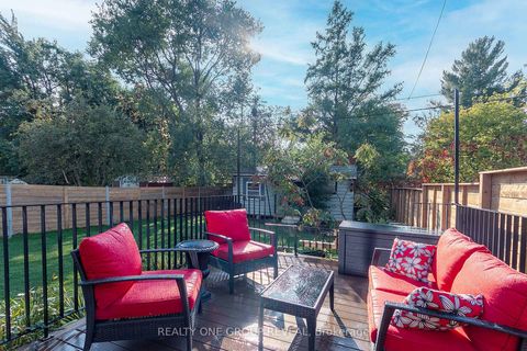 Photo 22 at 20 Gradwell Drive, Cliffcrest, Toronto