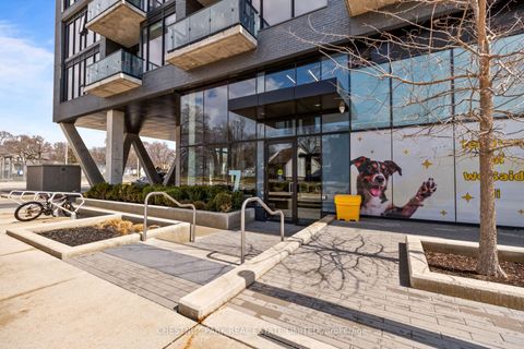Photo 2 at 813 - 7 Smith Crescent, Queensway, Toronto