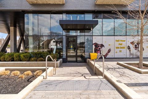 Photo 3 at 813 - 7 Smith Crescent, Queensway, Toronto