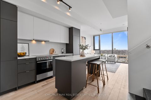 Photo 6 at 813 - 7 Smith Crescent, Queensway, Toronto