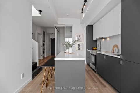 Photo 10 at 813 - 7 Smith Crescent, Queensway, Toronto