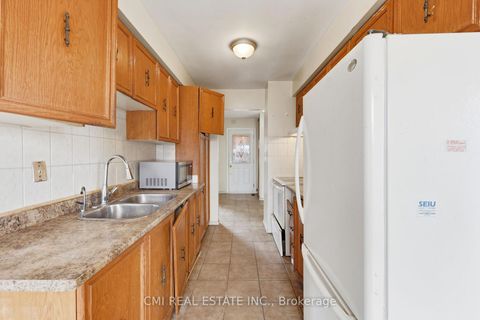 Photo 8 at 2275 Chapman Court, Brock Ridge, Pickering