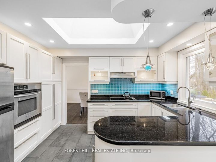 Photo 7 at 137 Citation Drive, Bayview Village, Toronto
