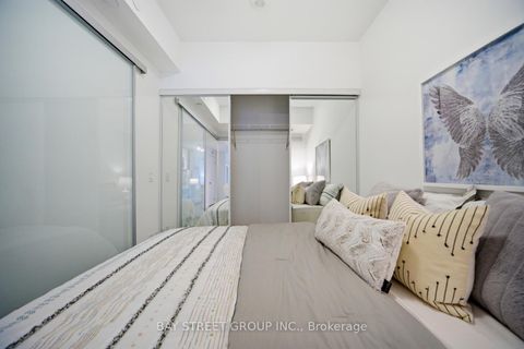 Photo 13 at 701 - 543 Richmond Street W, Waterfront Communities C1, Toronto
