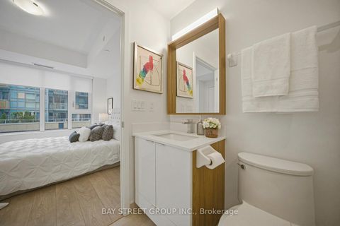 Photo 40 at 701 - 543 Richmond Street W, Waterfront Communities C1, Toronto