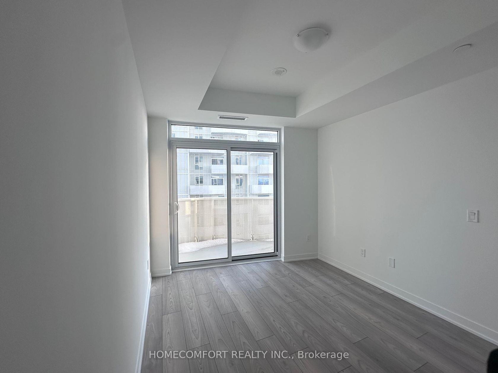 1122 - 498 caldari Road, Concord, Vaughan photo 2