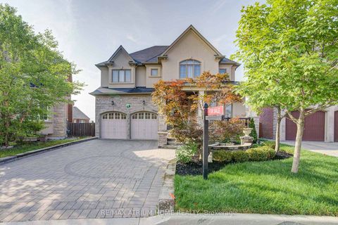 Photo 1 at 9 Berkshire Crescent, Angus Glen, Markham