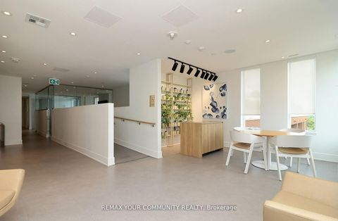 Photo 7 at 504 - 3100 Keele Street, CFB, Toronto