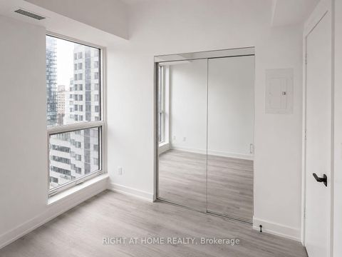 Photo 9 at 1505 - 327 King Street, Waterfront Communities C1, Toronto