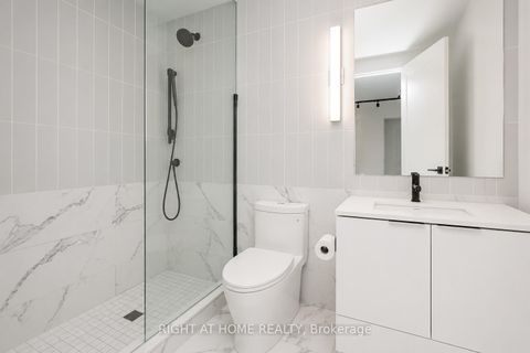Photo 11 at 1505 - 327 King Street, Waterfront Communities C1, Toronto
