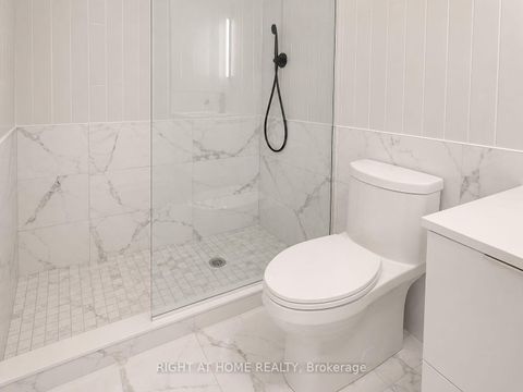 Photo 12 at 1505 - 327 King Street, Waterfront Communities C1, Toronto