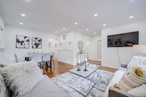 Photo 7 at 71 Vauxhall Drive, Dorset Park, Toronto