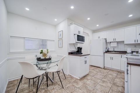 Photo 13 at 71 Vauxhall Drive, Dorset Park, Toronto