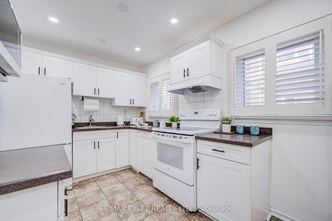 Photo 17 at 71 Vauxhall Drive, Dorset Park, Toronto