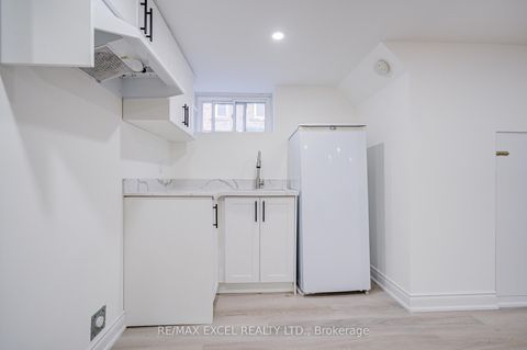 Photo 34 at 71 Vauxhall Drive, Dorset Park, Toronto