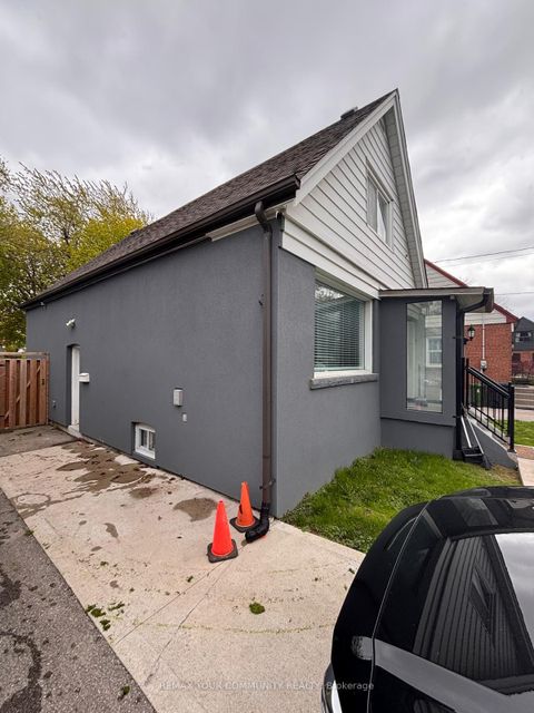 Photo 3 at 43 SOUTHMEAD Road, Birchmount, Toronto