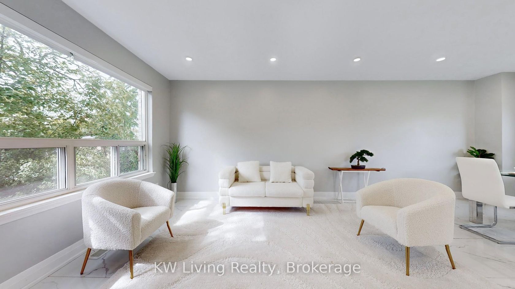 251 Mcconvey Drive, Crosby, Richmond Hill photo 2