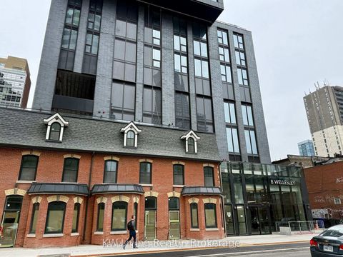 Photo 2 at 806 - 8 Wellesley Street W, Bay Street Corridor, Toronto