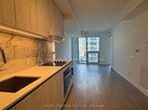 Photo 9 at 806 - 8 Wellesley Street W, Bay Street Corridor, Toronto