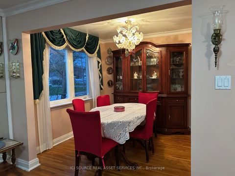 Photo 5 at 43 Ridgemoor Avenue, Cliffside, Toronto