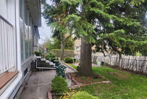 Photo 34 at 43 Ridgemoor Avenue, Cliffside, Toronto