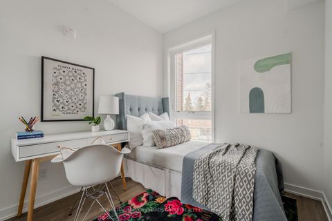 Photo 10 at 35 - 35 Birchcliff Avenue, Cliffside, Toronto