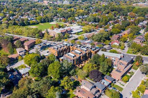 Photo 12 at 35 - 35 Birchcliff Avenue, Cliffside, Toronto