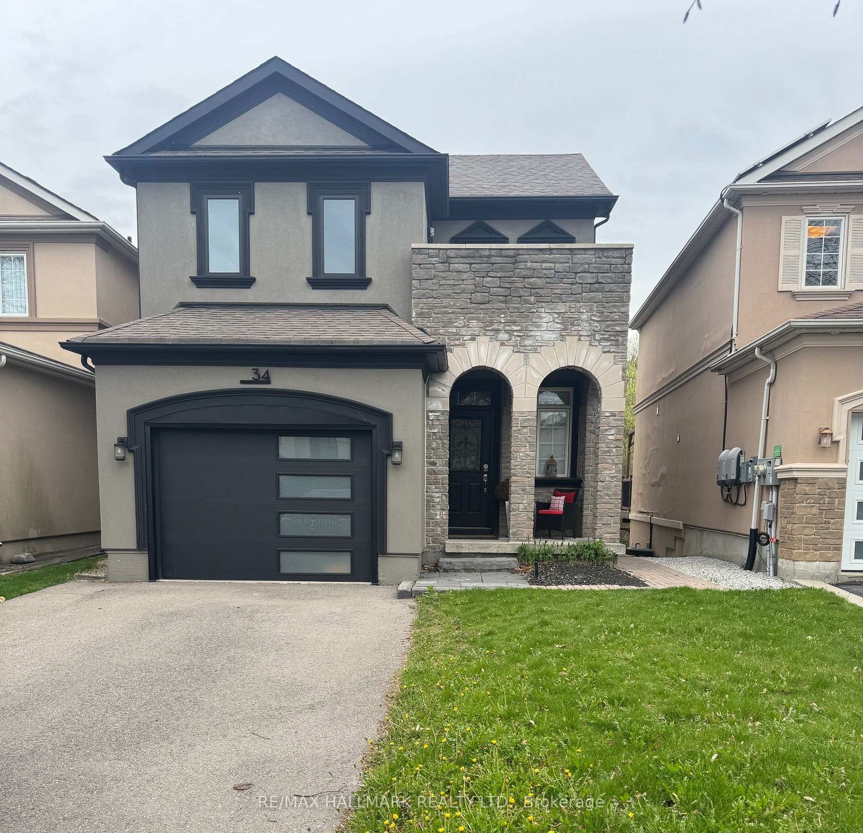 34 Willow Tree Street, Maple, Vaughan photo number 2