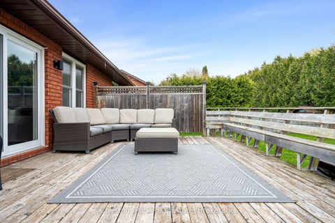 Photo 4 at 7 McKean Boulevard, Nottawa, Clearview