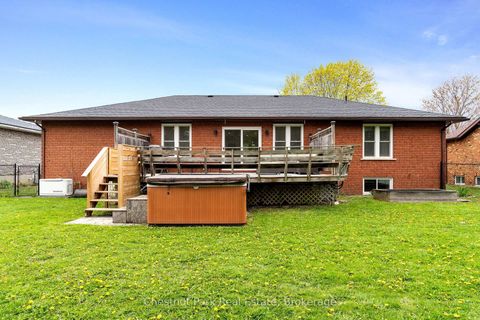 Photo 12 at 7 McKean Boulevard, Nottawa, Clearview