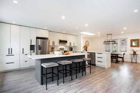 Photo 18 at 7 McKean Boulevard, Nottawa, Clearview