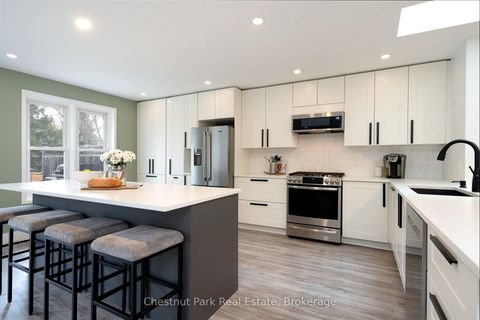 Photo 24 at 7 McKean Boulevard, Nottawa, Clearview