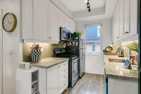 Photo 9 at 223 - 380 Hopewell Avenue, Belgravia, Toronto